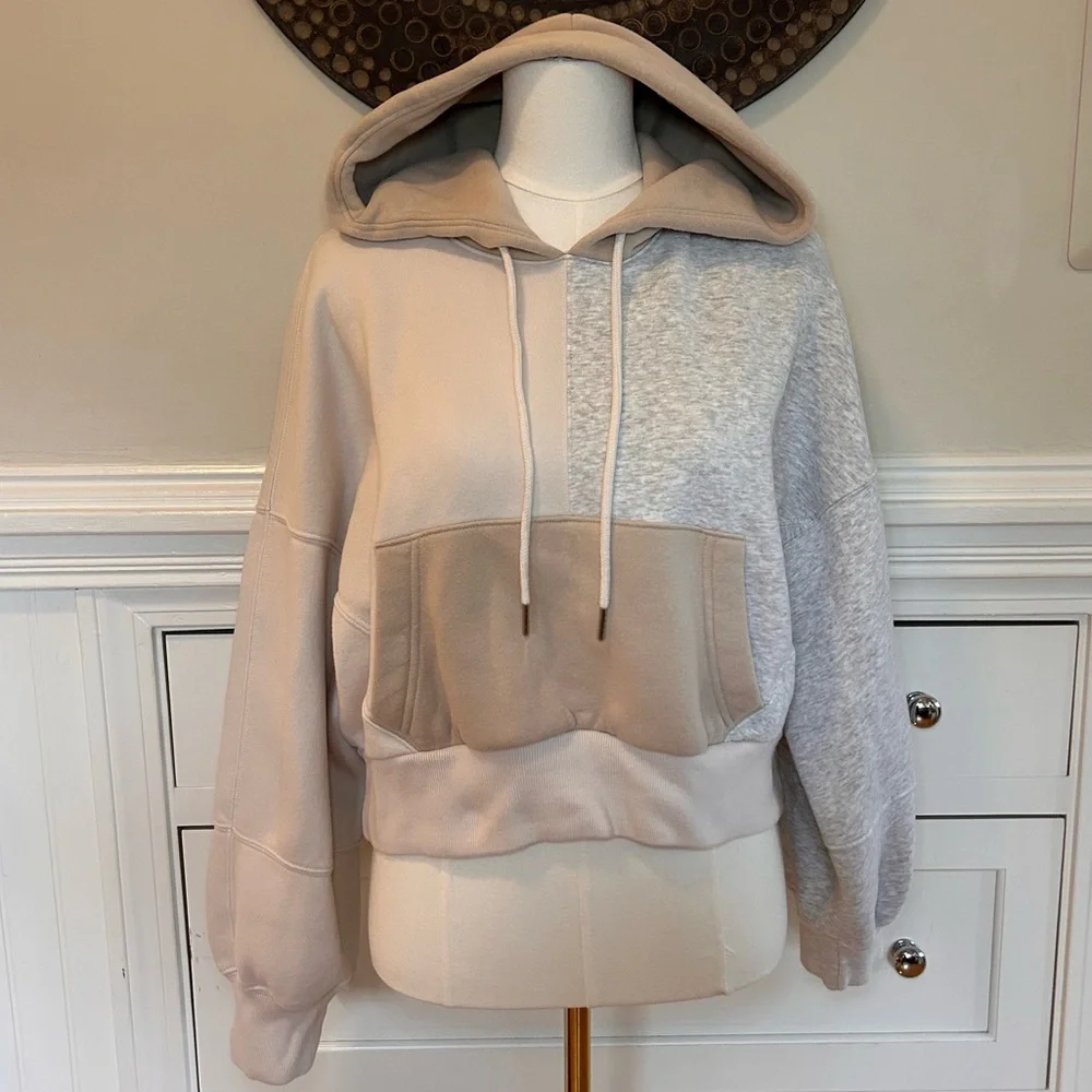 Abercrombie Soft A&F Max Essentials Grey/Beige Crop Hoodie | Medium - Picture 1 of 4